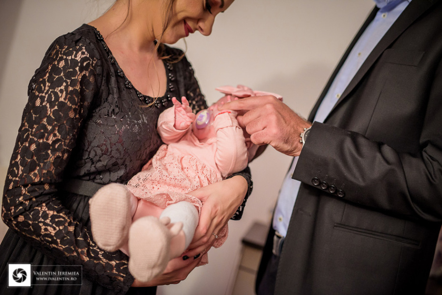 fotograf-botez-craiova-valentin-ieremiea-sedinta-foto-bebe-roberta-maria-07