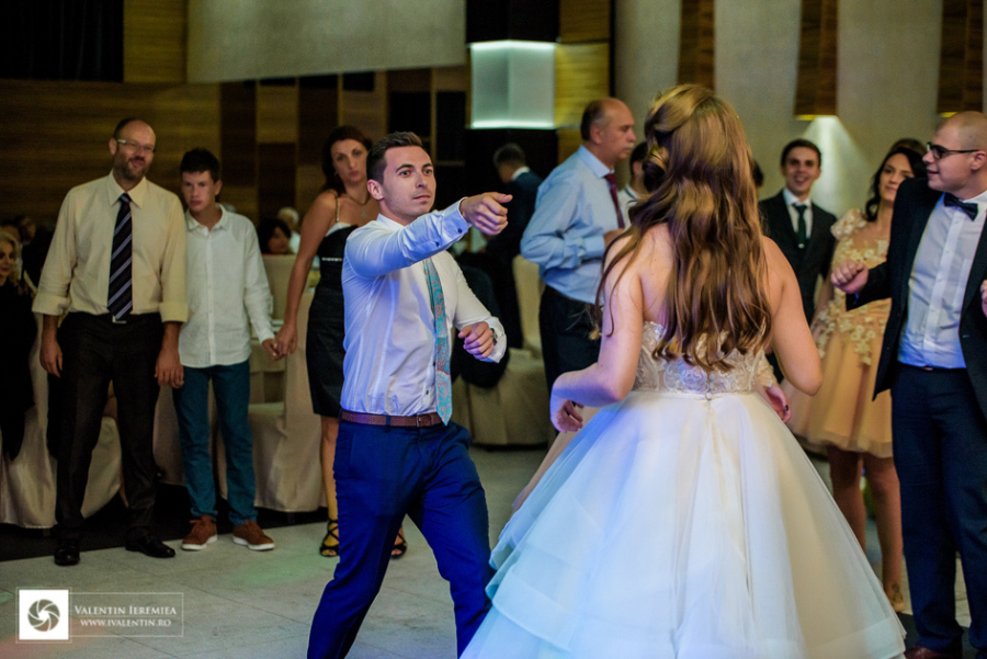 fotograf-nunta-craiova-profesionist-valentin-ieremiea-nunta-andreea-razvan-077