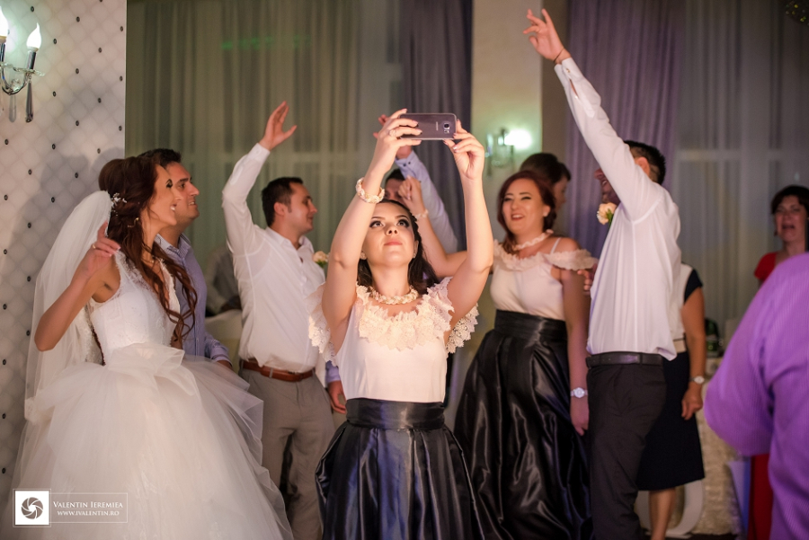 fotograf-nunta-craiova-valentin-ieremiea-nunta-claudia-ovidiu-hotel-craiovita--0050