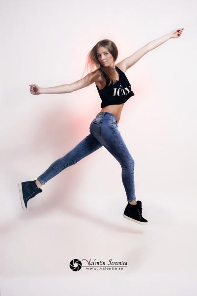 sedinta-foto-studio-fete-craiova-roxana-fotograf-craiova-sedinta-foto-craiova-valentin-ieremiea (9)